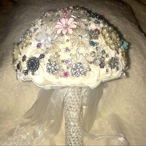 NWT Beautiful brooch bridal bouquet 💐